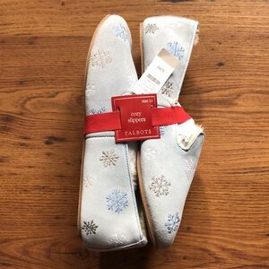 NWT Talbots suede leather faux fur snowflake slippers Size 10